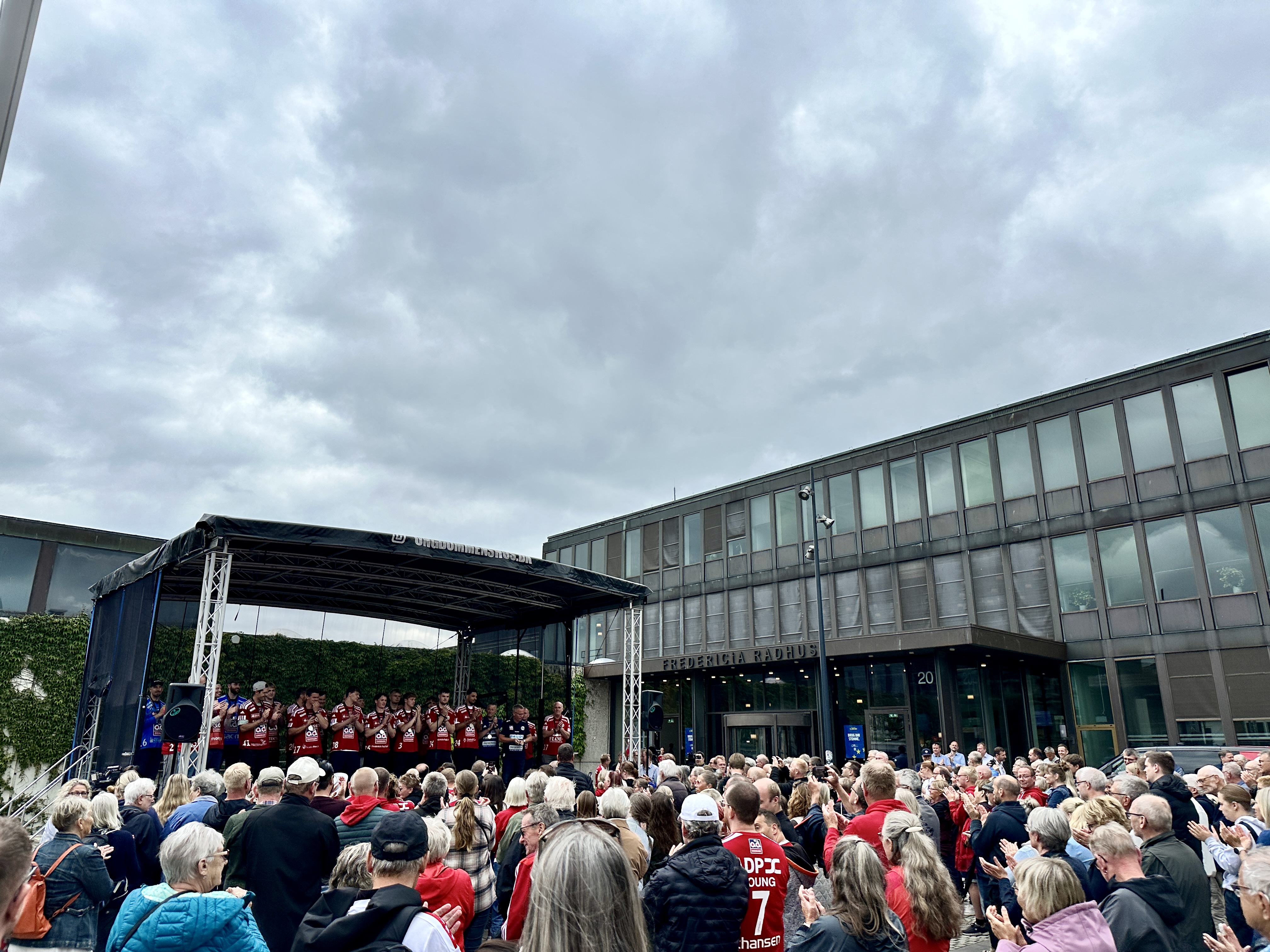 Festlig fejring af FHK’s DM-sølvvindere på Fredericia Rådhus