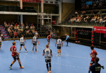 Cheftræner Madsen fik en debut med maksimal medvind i FHK-målfest mod Skive