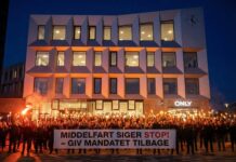 Fakkeloptog i Middelfart skal minde byrådet om én ting »demokratiet kræver tillid«