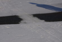Sne og spejlglatte veje lammer trafikken i Trekantområdet og på Fyn