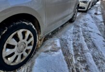 Færdselsuheld i kryds – glat føre spillede ind