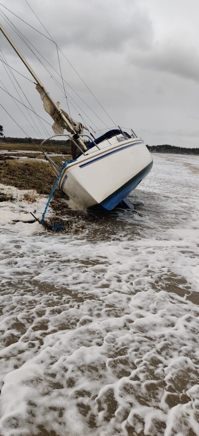 Bøgeskov strand haveret lystsejler