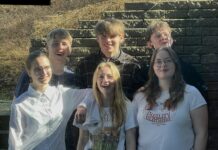 Esther og Eskild vil vise at Tøjhuset ikke kun er for etablerede musikere