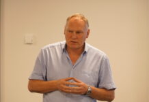 Leder: Roller, tillid og løgnen i sig selv