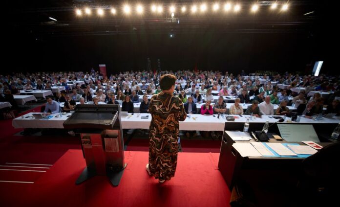 eb2f1bdf-ff3b-483f-8450-b96ba38cc30d-w_960