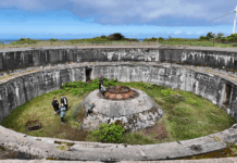En af kanonbrøndene v. Bunkermuseum Hanstholm d. 30. maj 2025