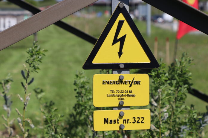 energinet højspænding mast close
