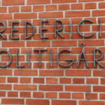 Fredericia Politigård bogstaver på væg