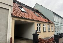 Patrulje opdagede brand i Købmagergade: To personer og to hunde reddet ud gennem tagvindue
