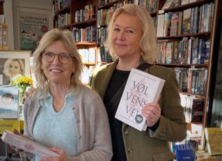 Har du lagt mærke til »signeret«-skiltene i vinduet? Sådan får Billunds Boghandel forfatterne til Fredericia