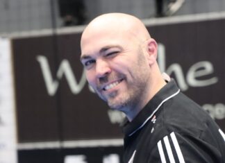 FHK-træner fik belønning: Vandt væddemål over dommer