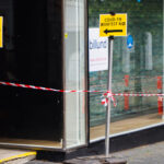 Covid -19 Kviktest kø skilte