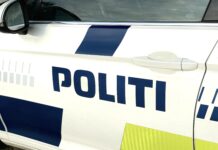 Tysk lastbil for høj til jernbanebroen i Snoghøj: Væltede og ramte personbil