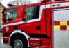 Flere udrykningskøretøjer rykkede natten til torsdag ud til en voldsom brand i en etageejendom i Fredericia