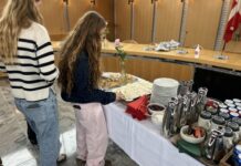 Rød løber og pandekager i byrådssalen: Fredericia fejrede sin MGP-vinder Anna Frida