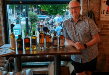 Whisky, venskab og videnskab på Jay’s