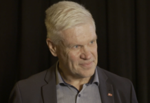 “Synligt skæv for enhver”: Byrgesen retter hård kritik mod entreprenøren