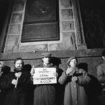 Living_ring_around_the_KGB_building_in_Moscow_on_Political_Prisoner_Day