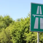 motorvej skilt natur