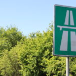 motorvej skilt natur