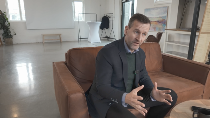 Peder Tind under Tv-interviewet d. 28. februar 2025.