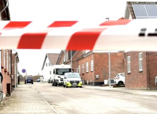 Våbenfund og dødsfald på Ansgarsvej i Fredericia: Én person anholdt