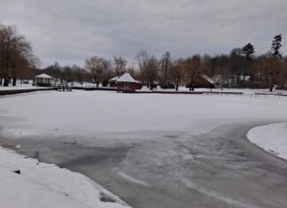 Nu kan du stå på skøjter udendørs i Fredericia igen