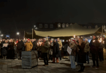 Fakkeloptog i Middelfart: »Demokratiet har fået et sår«