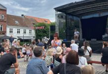 Børnene sang, klappede og drømte om is, da Katrine Bille kom til Fredericia