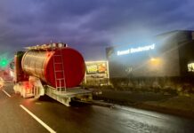 Lastbil havareret ved Sunset på Strandvejen