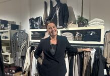 Låge 7: USO: Ombygning udenfor, julestemning indenfor – og en bluse alle taler om